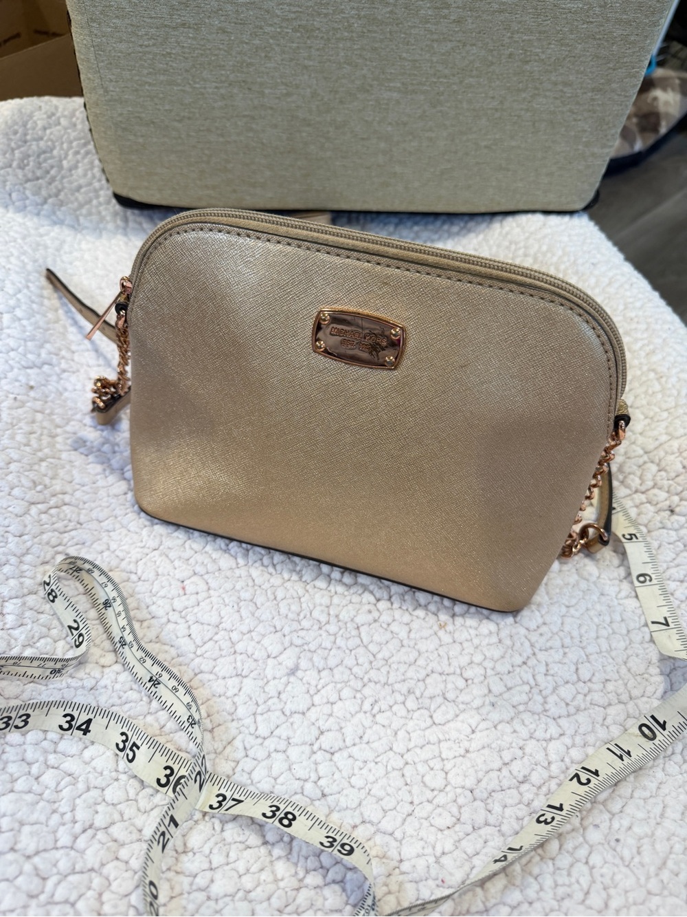 MICHAEL KORS ROSE GOLD CHAMPAGNE SAFFIANO CROSSBODY BAG ROSE GOLD HARDWARE